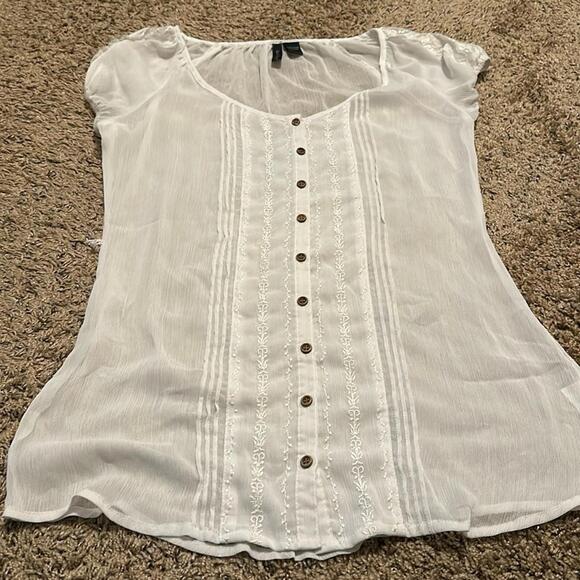 Full Tilt - White Blouse with Button Detail - Size Medium - Picture 1 of 6